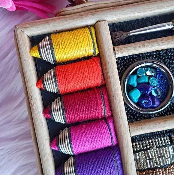 Mary Frances Art & Soul Painter's Artist Supplies Collection Box Bag - Picture 4 of 16